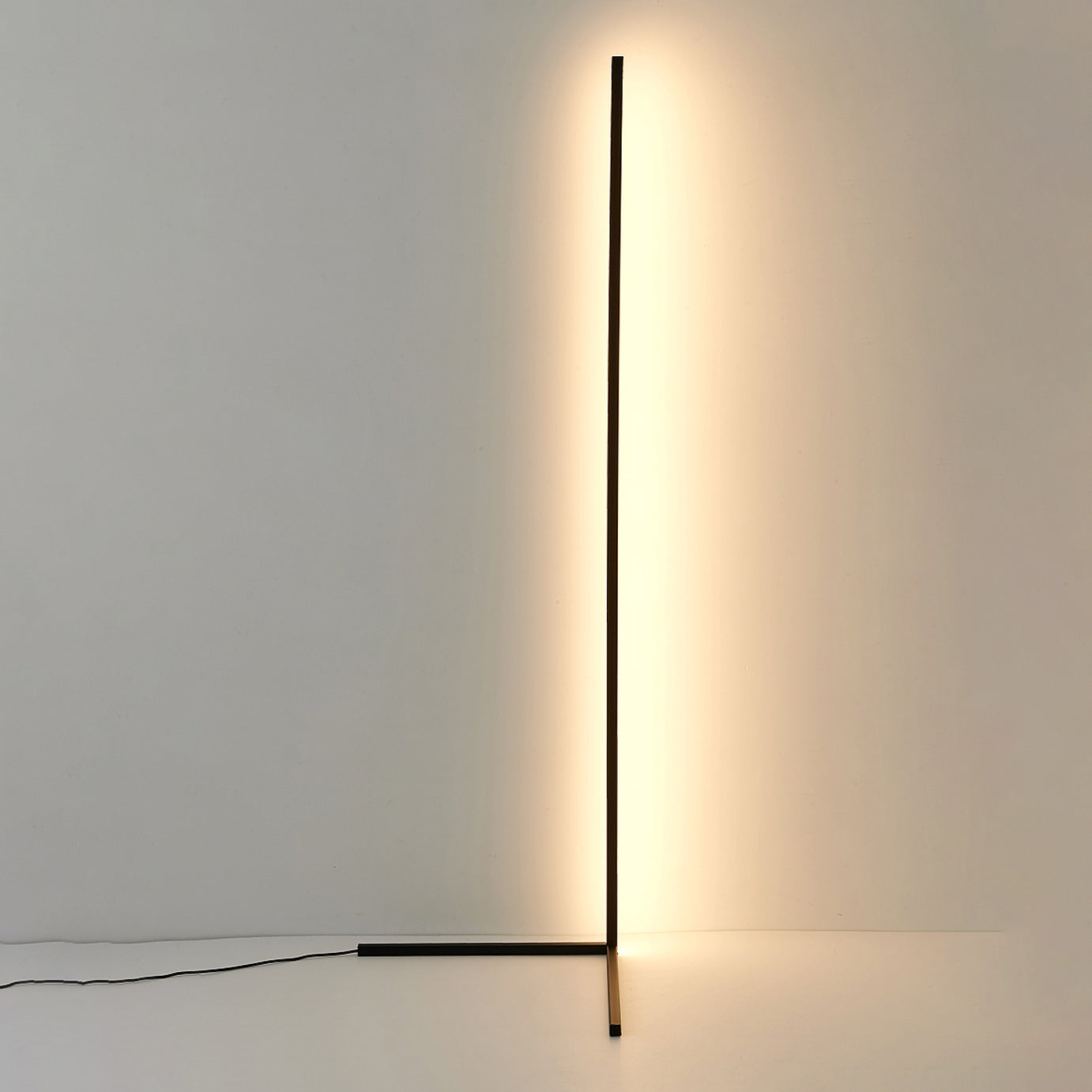 Simplicity Aluminum Floor Reading Lamp Linear 1-Light LED Floor Lamp for Living Room