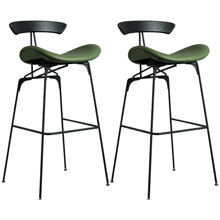 Industriële zwarte teller krukken ijzer bekleed barkrukken Bristol met voorgevormde stoel