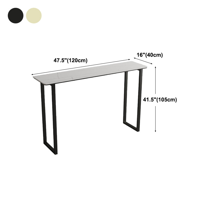 Mesa de vino de bar moderna de trineo de trineo en trineo cubierto de altura de contador de mármol de mármol en blanco