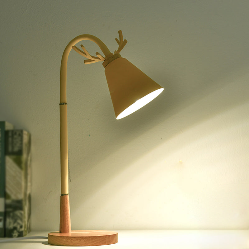 Moderne Geweih Tischlampe Bunte einleichte Schreibtischlampe mit Holz für Schlafzimmer