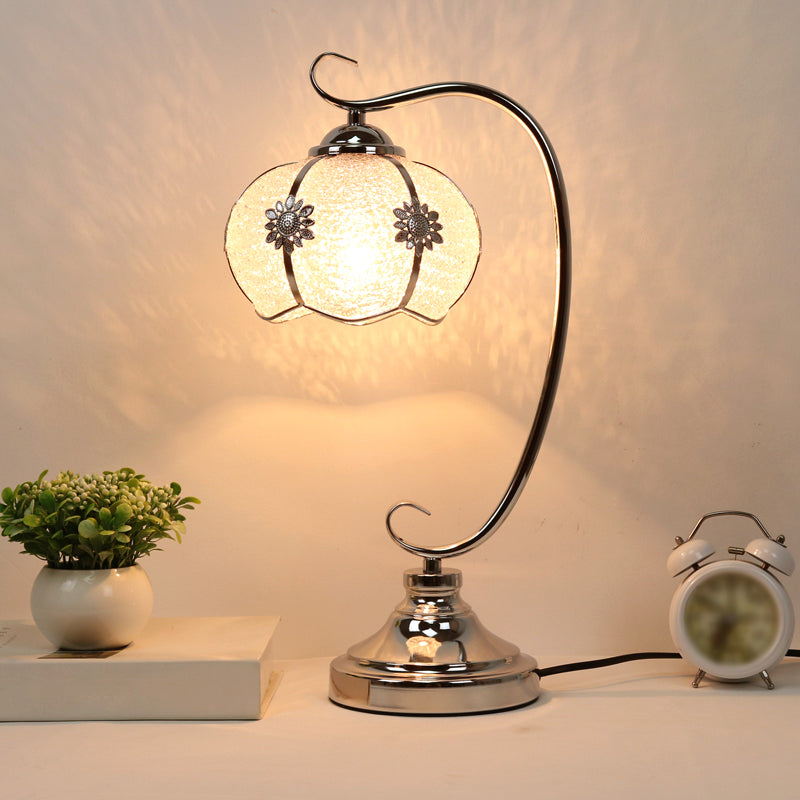 Modern Style Table Lamp Metal Flower Desk Lamp Fixture for Bedroom