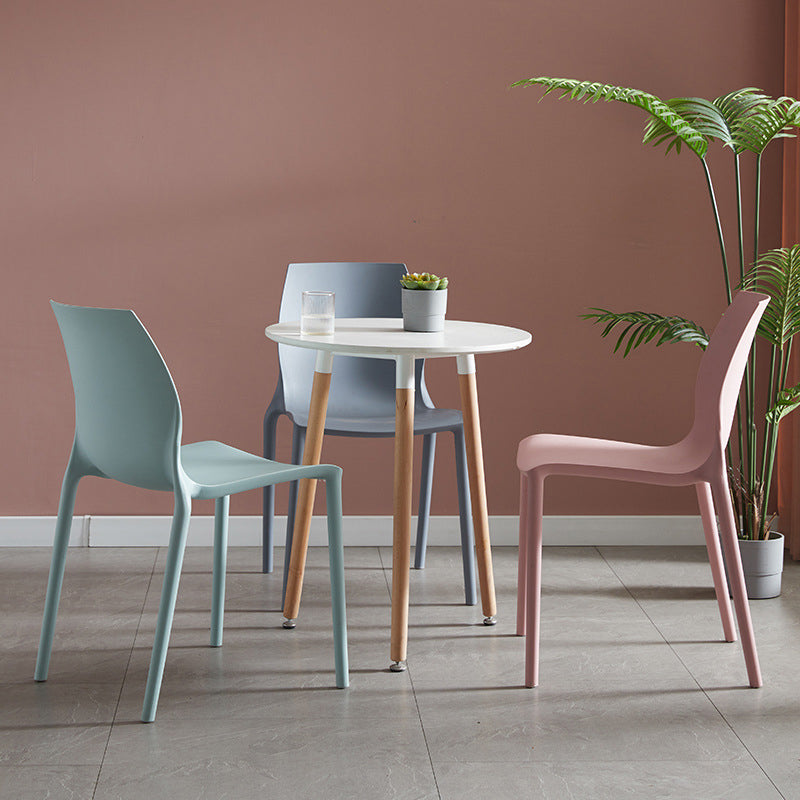 Chaises de salle à manger intérieure en plastique moderne chaise latéral solide