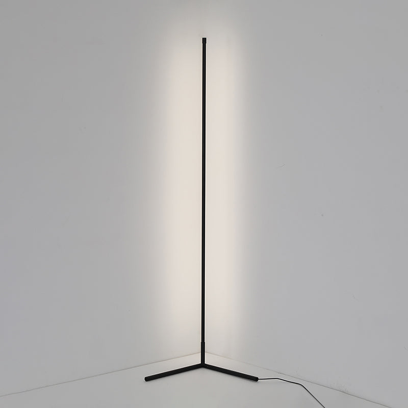 Metal Linear Shape Floor Lamp Modern Style 1 Light Floor Lamp Fixture in Black