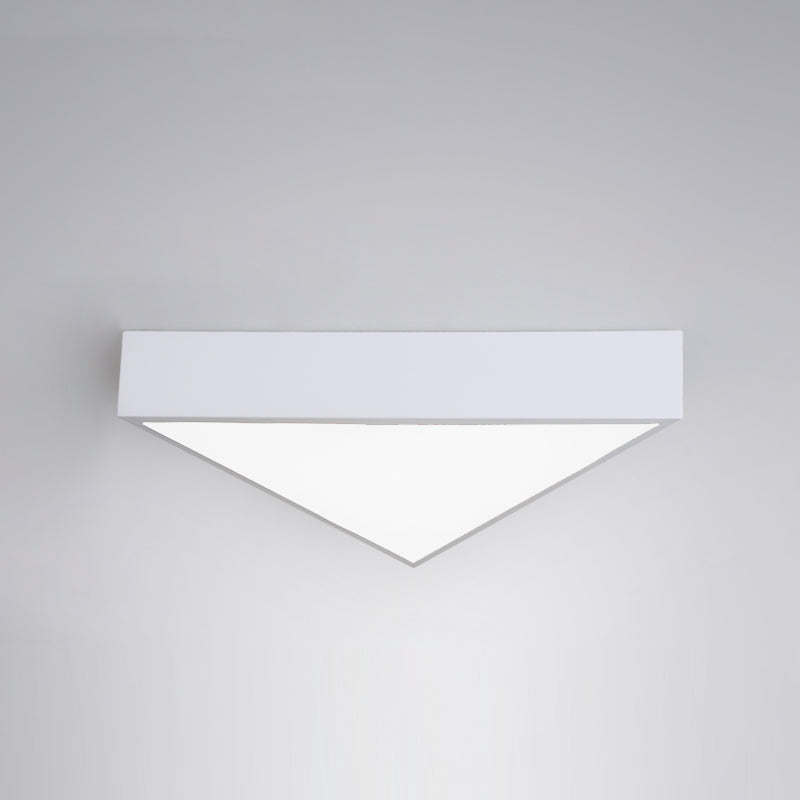 Plafoniera da incasso a soffitto per camera da letto triangolare in metallo LED Lampada da soffitto semplice per montaggio a soffitto