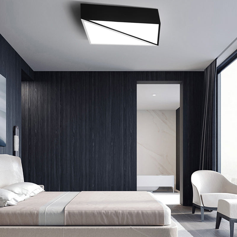 Plafoniera da incasso a soffitto per camera da letto triangolare in metallo LED Lampada da soffitto semplice per montaggio a soffitto