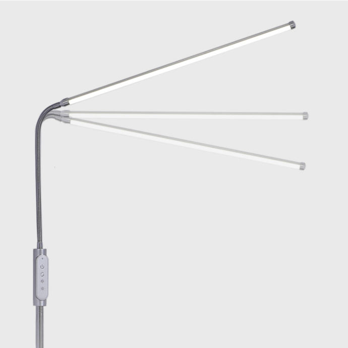 Lineaire metalen vloerlamp Moderne zilveren LED Standlicht met verstelbare gewricht