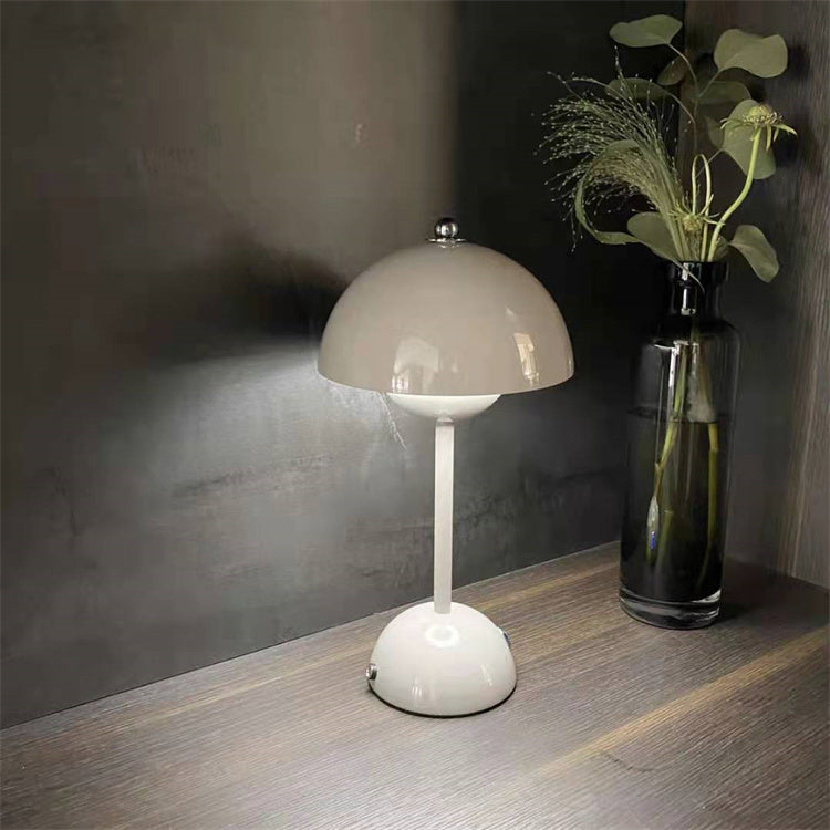 Contemporary Colorful Metal Desk Lamp Household Desk Lighting Fixture for Living Room