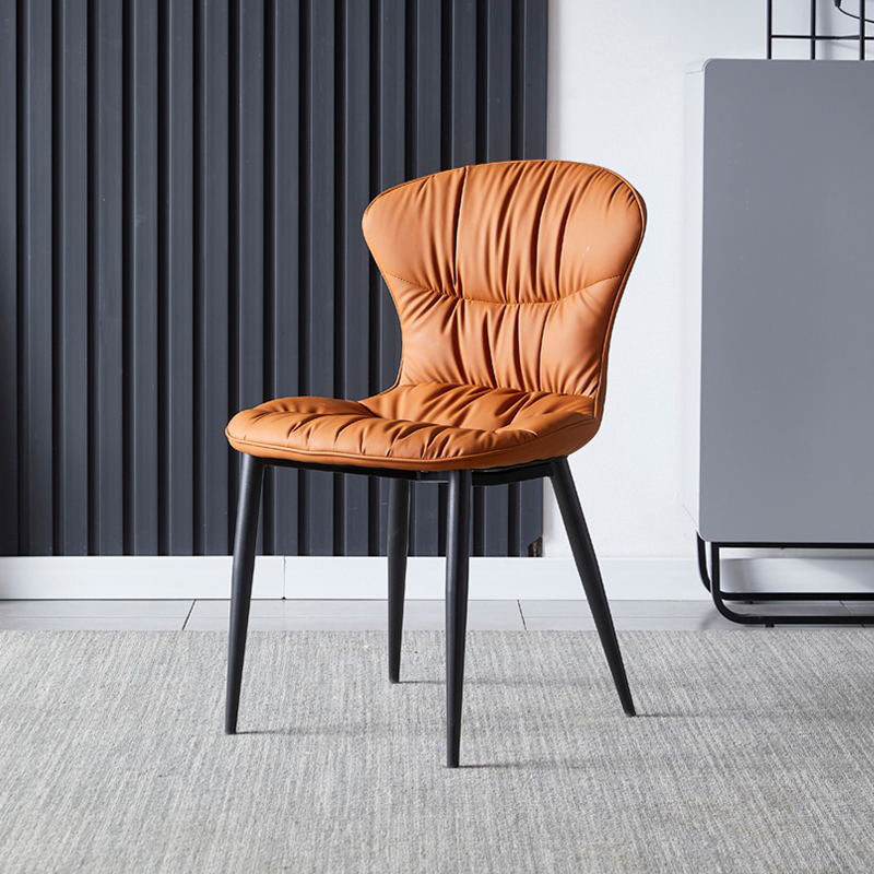 Zeitgenössischer Essanarmloser Stuhl Matte Finish Leder gebogene Parsons Seitenstuhl