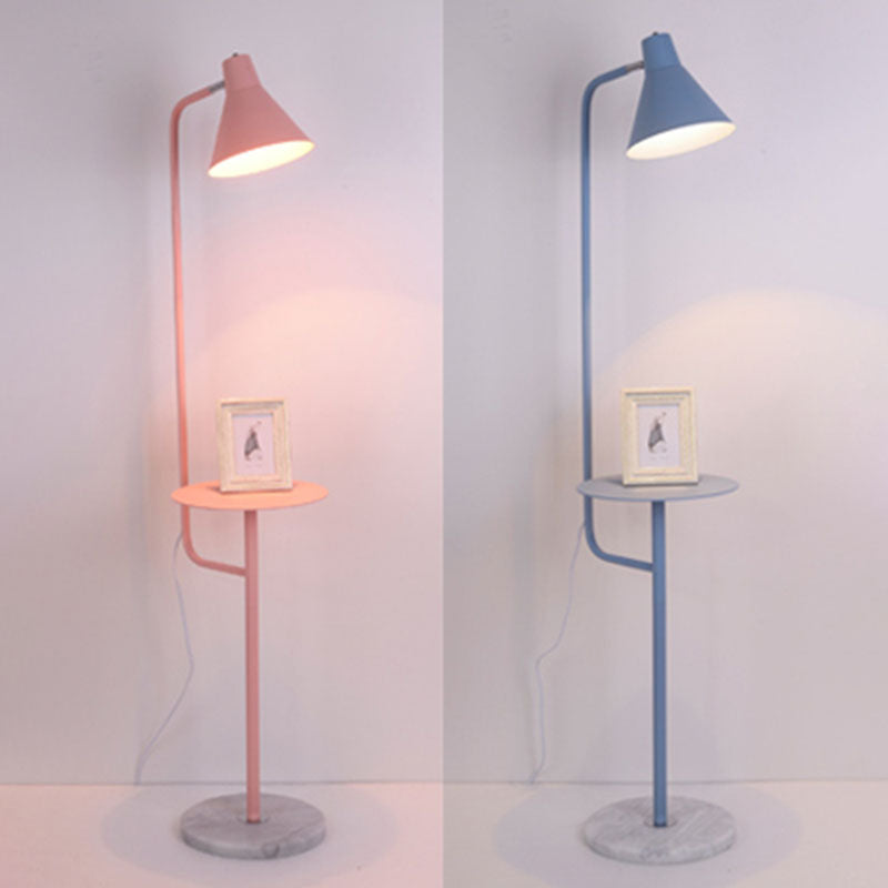 Geometrische metalen vloerlamp Moderne Noordse macarons enkele lichte vloerlampbevestiging