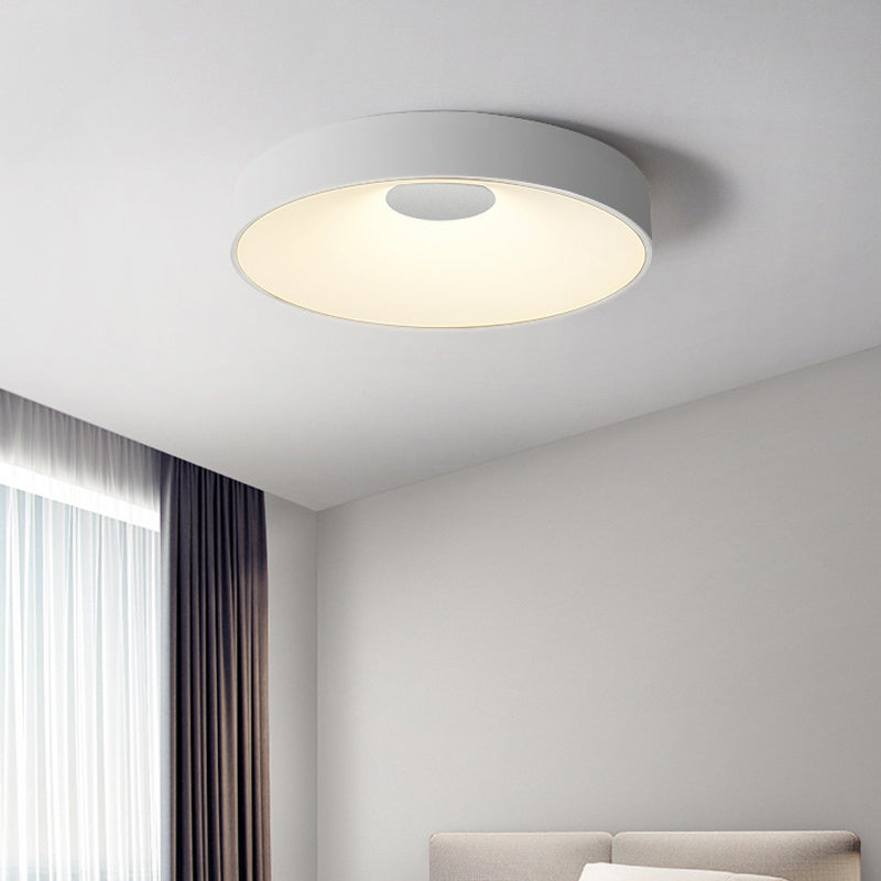 Round Flush Mount Ceiling Light Fixture Minimalist Metal LED Ceiling Mount Lamp