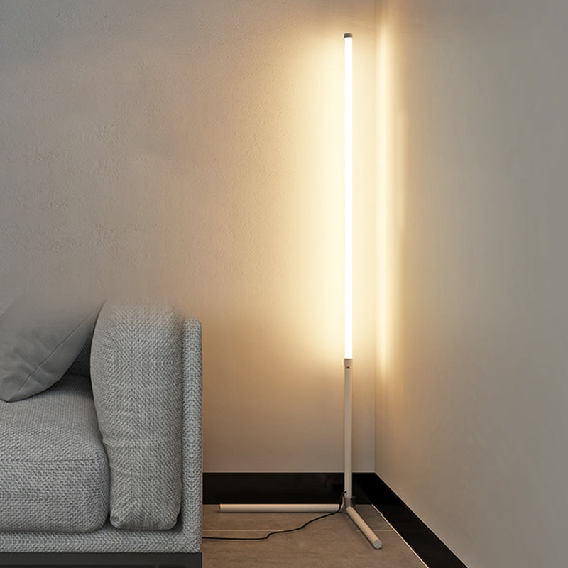 Lampada da pavimento a forma lineare contemporanea in metallo a 1 luce