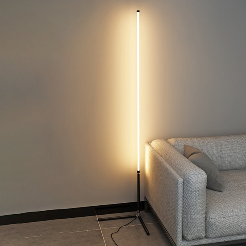 Lampada da pavimento a forma lineare contemporanea in metallo a 1 luce