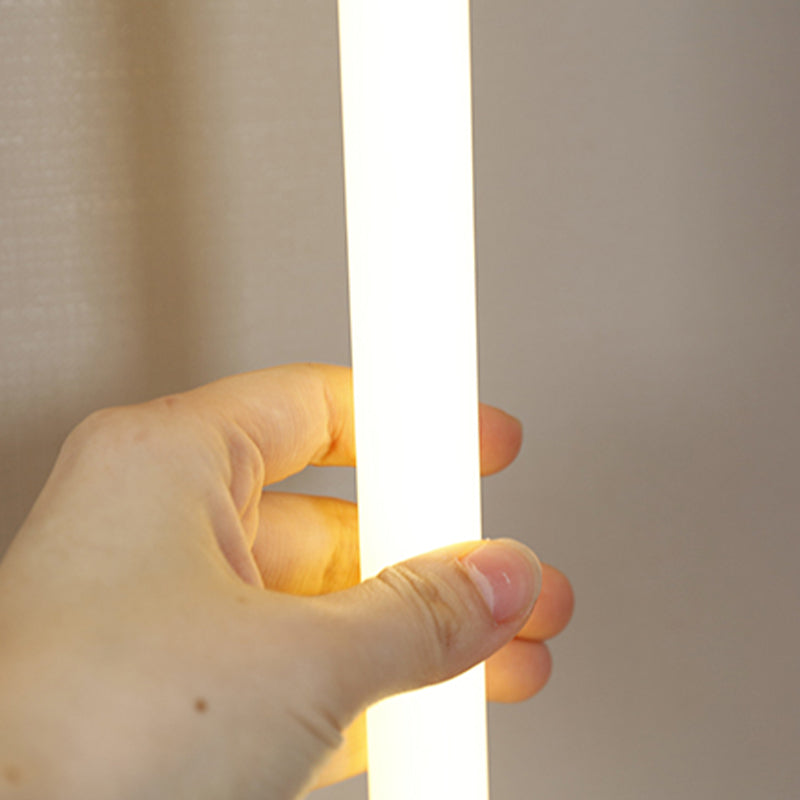 Lampada da pavimento a forma lineare contemporanea in metallo a 1 luce