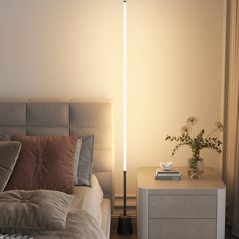 Lineaire vorm vloerlamp moderne stijl metalen enkele lichte vloerlamp