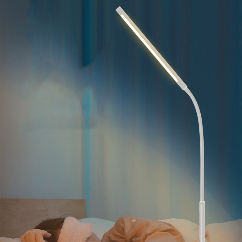 Lampada da pavimento lineare moderna Metal 41,5 "Luce da pavimento regolabile alta per soggiorno