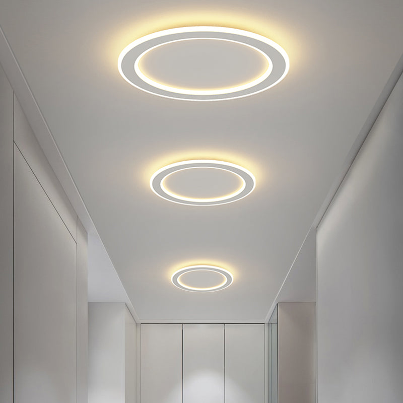 Apparecchio da soffitto moderno a LED con montaggio a soffitto in metallo geometrico