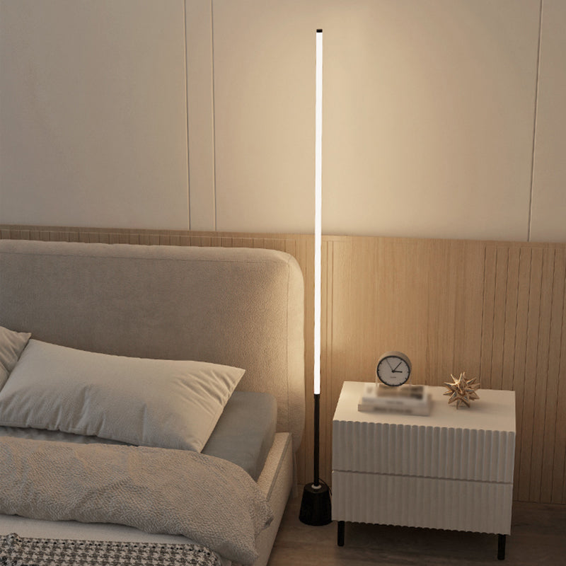 Lampada da pavimento a forma lineare Metal contemporanea 1 illuminazione a pavimento leggera