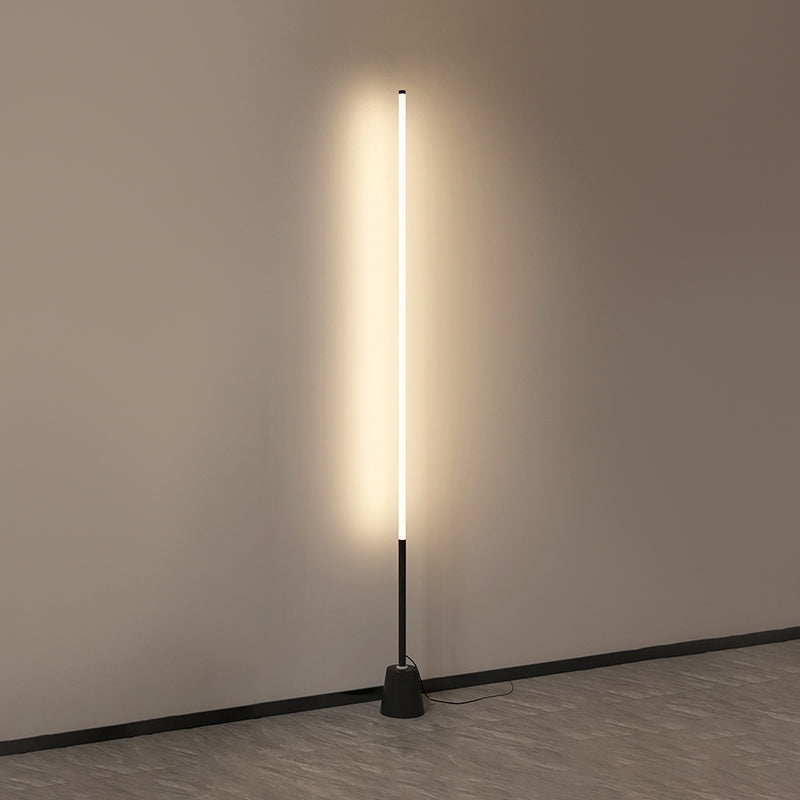 Lampada da pavimento a forma lineare Metal contemporanea 1 illuminazione a pavimento leggera