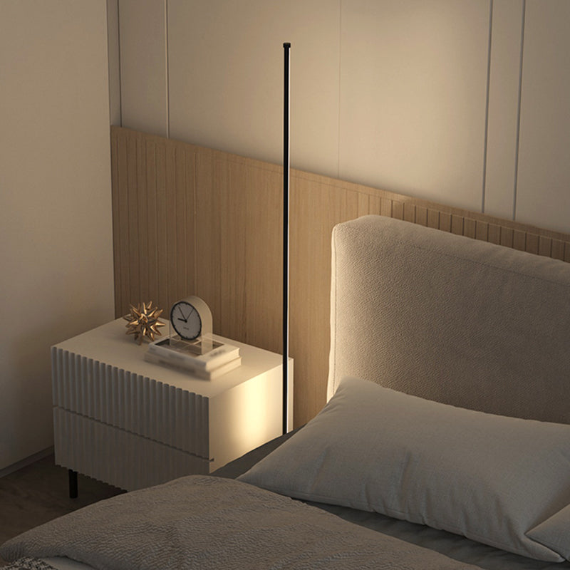 Lampada da pavimento a forma lineare Metal contemporanea 1 illuminazione a pavimento leggera