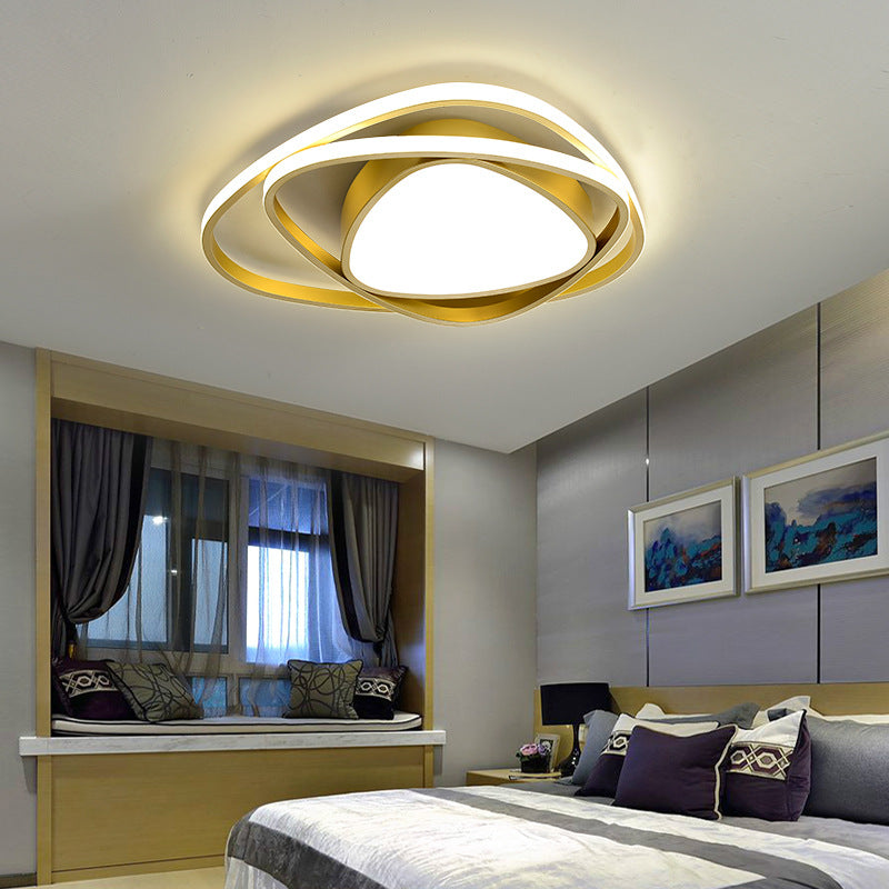 Modern Flush Light Fixtures Triangle Metal 3 Light Flush Mount Lamps for Bedroom