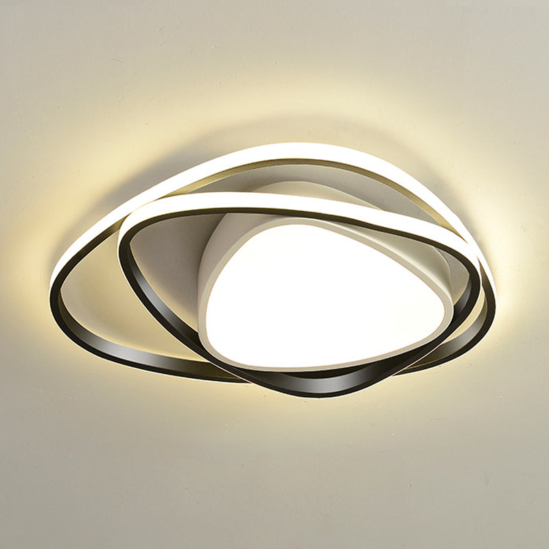 Moderne Flush -Leuchten Dreieck Metall 3 Leichte Flush Mount Lampen für Schlafzimmer