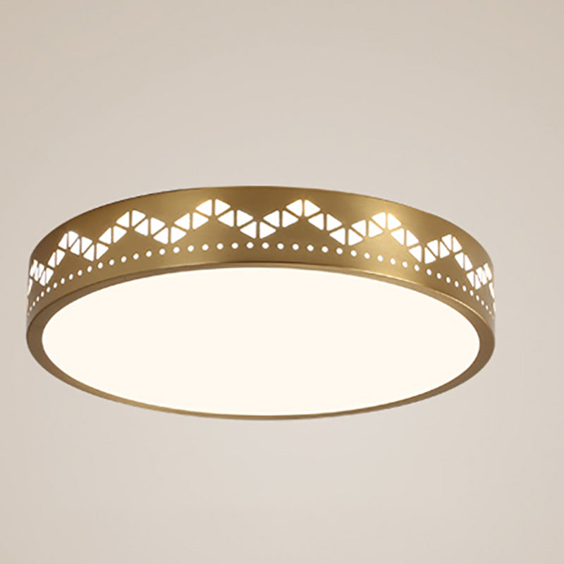 Moderner Stil runder Flush -Montage -Metall 1 Leichte Flush -Mount -Lampe im goldenen Finish