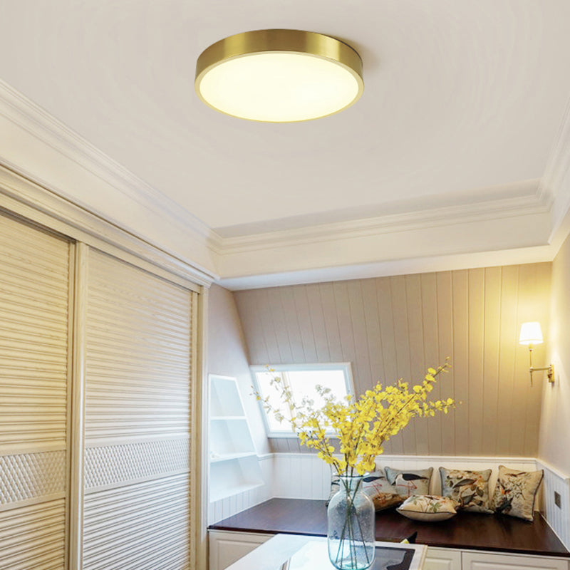 Modern Style Round Flush Mount Light Metal 1 Light Flush Mount Lamp in Gold Finish