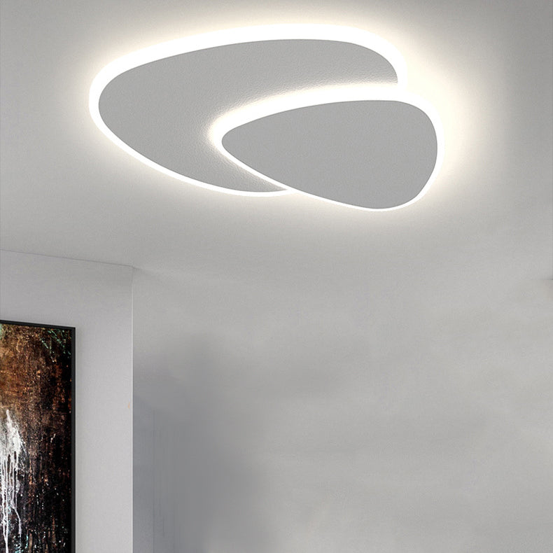 Moderne Flush -Leuchten Dreieck Metall 2 Leichte Flush -Mount -Lampen in Weiß