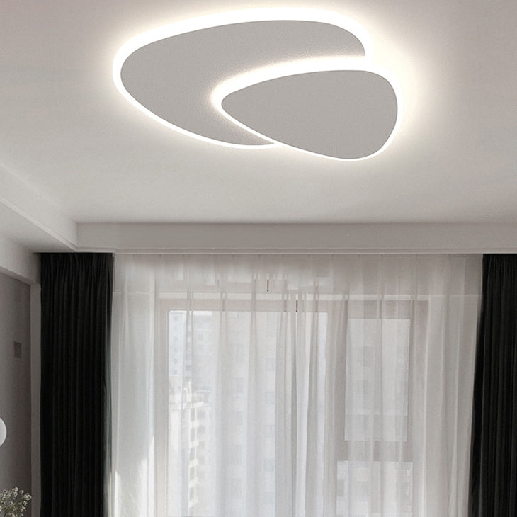 Moderne Flush -Leuchten Dreieck Metall 2 Leichte Flush -Mount -Lampen in Weiß