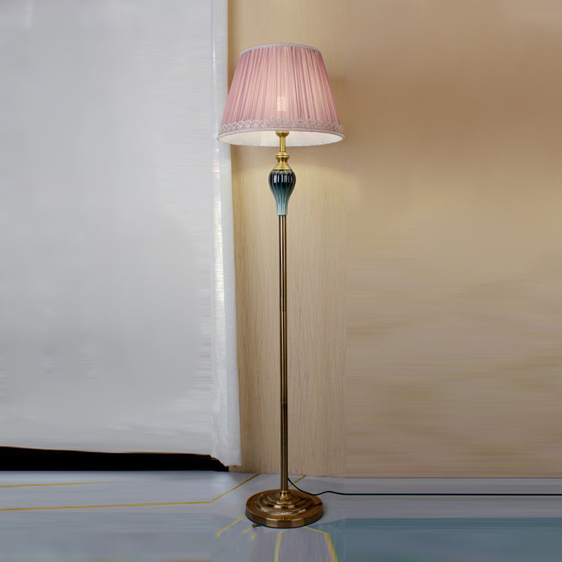 Moderne Stehlampe Haushaltsbodenbeleuchtung mit Stoffschatten für Wohnzimmer