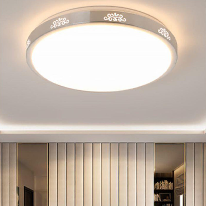 Silver Circle Ceiling Light Fixture Modern Style LED Aluminum Close to Ceiling Lighting