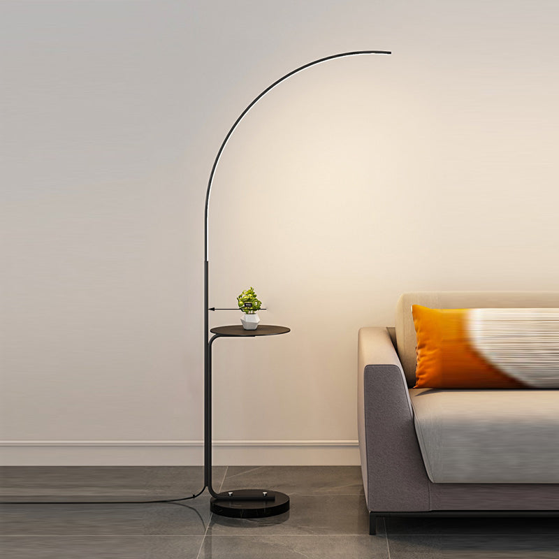 Moderne stijl lineaire vorm vloerverlichting metaal 1 lichte vloerlamp voor eetkamer