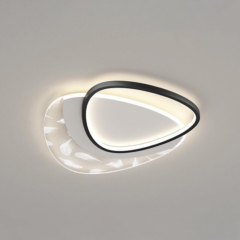 Triangolo a filo triangolare contemporaneo Metal 2 Light Flush Monte Affermazione Luce del soffitto