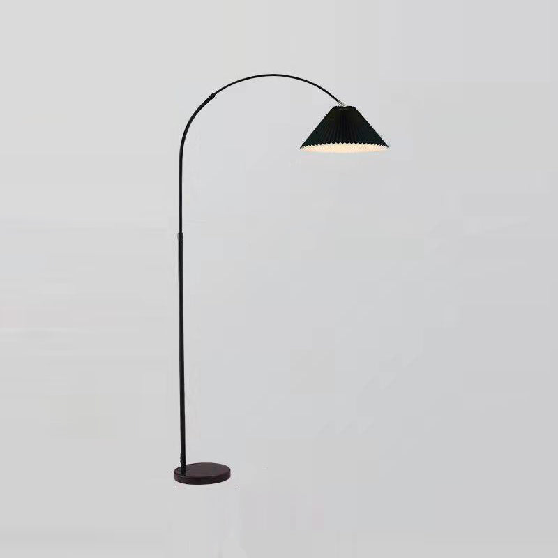 Lampe au sol colorée contemporaine Lumière de sol créative avec une teinte en tissu pour la chambre