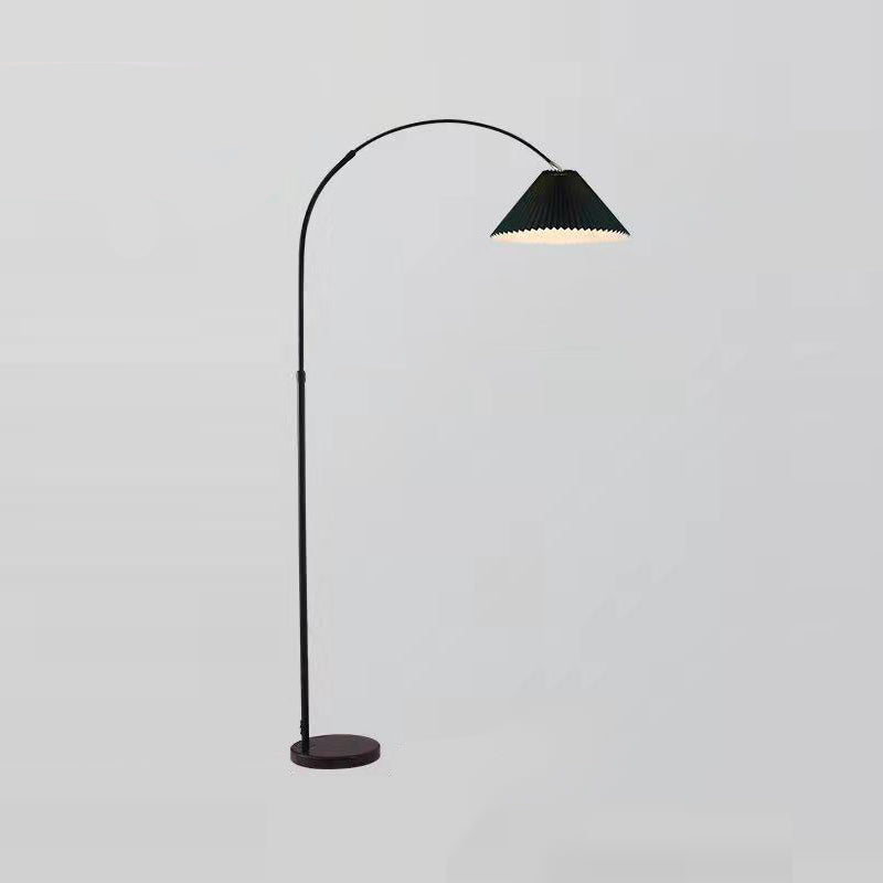 Lampe au sol colorée contemporaine Lumière de sol créative avec une teinte en tissu pour la chambre