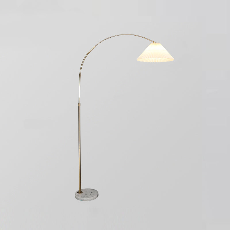 Lampe au sol colorée contemporaine Lumière de sol créative avec une teinte en tissu pour la chambre