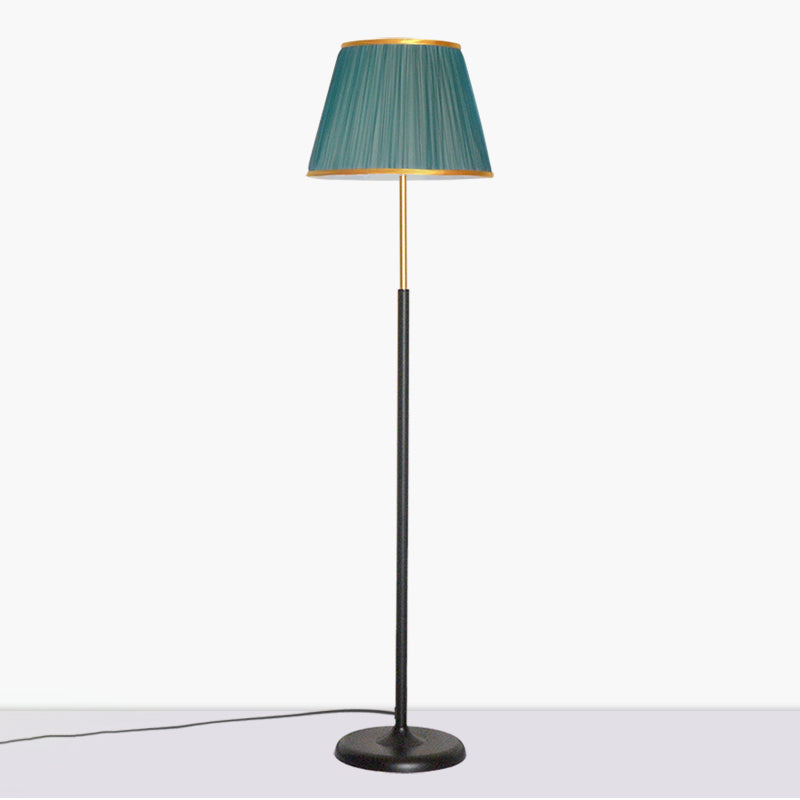 Lampada da pavimento moderna Apparecchiatura da pavimento colorato con tonalità in tessuto per salotto