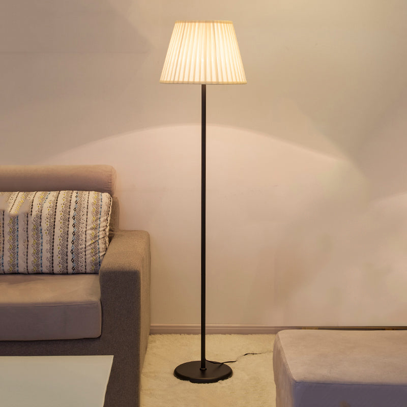 Modern Simple Iron Floor Lamp Ploet Doek Schaduw Lamp vloerlicht voor woonkamer