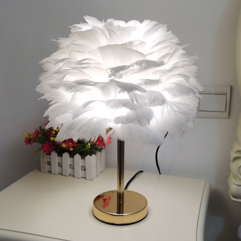 Contemporary Style Desk Lighting Fixture Creative Feather Desk Lamp for Bedroom
