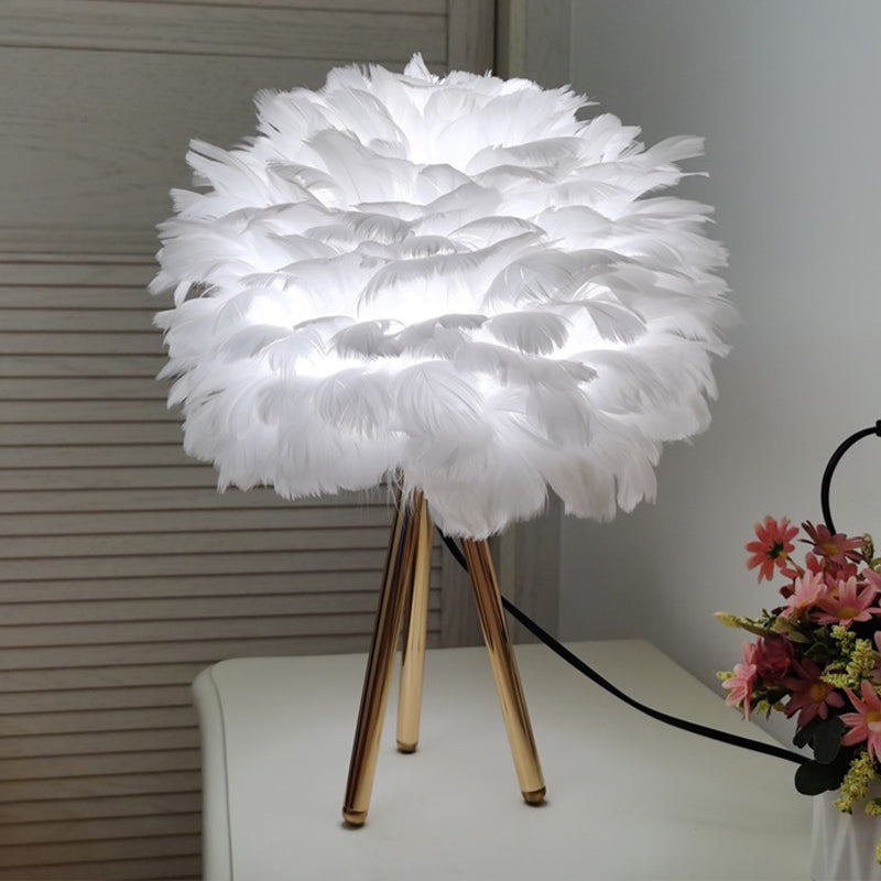 Modern Style Desk Lighting Fixture Creative Feather Desk Lamp for Bedroom