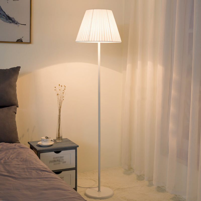 Modern semplice lampada da pavimento maculare lampadina lampadina con tonalità di stoffa per camera da letto