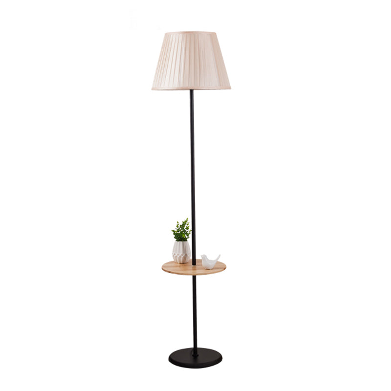 Noordse stijl IJzeren vloer Lamp Doek Schaduw Lamp vloerlicht met houten tafel voor slaapkamer