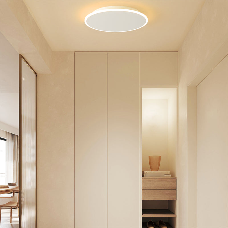 Modern Style Round Ceiling Fixtures Metal Ceiling Mounted Lights in White