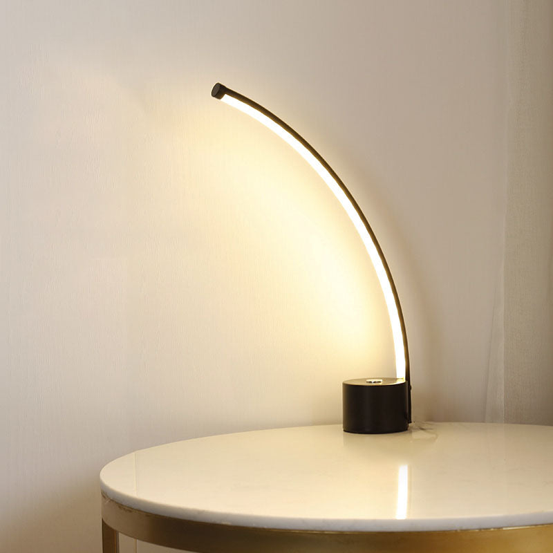 Simplicity-Style Night Table Lamp Metal Bedroom LED Table Light