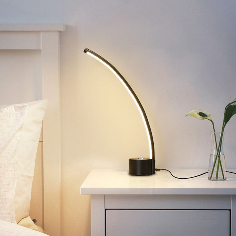 Simplicity-Style Night Table Lamp Metal Bedroom LED Table Light