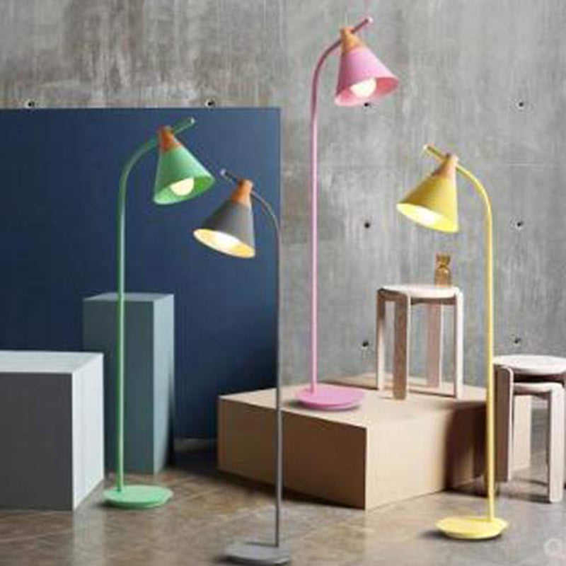 Macaron-stijl vloerlicht 1-licht vloer staande lamp met hout voor woonkamer