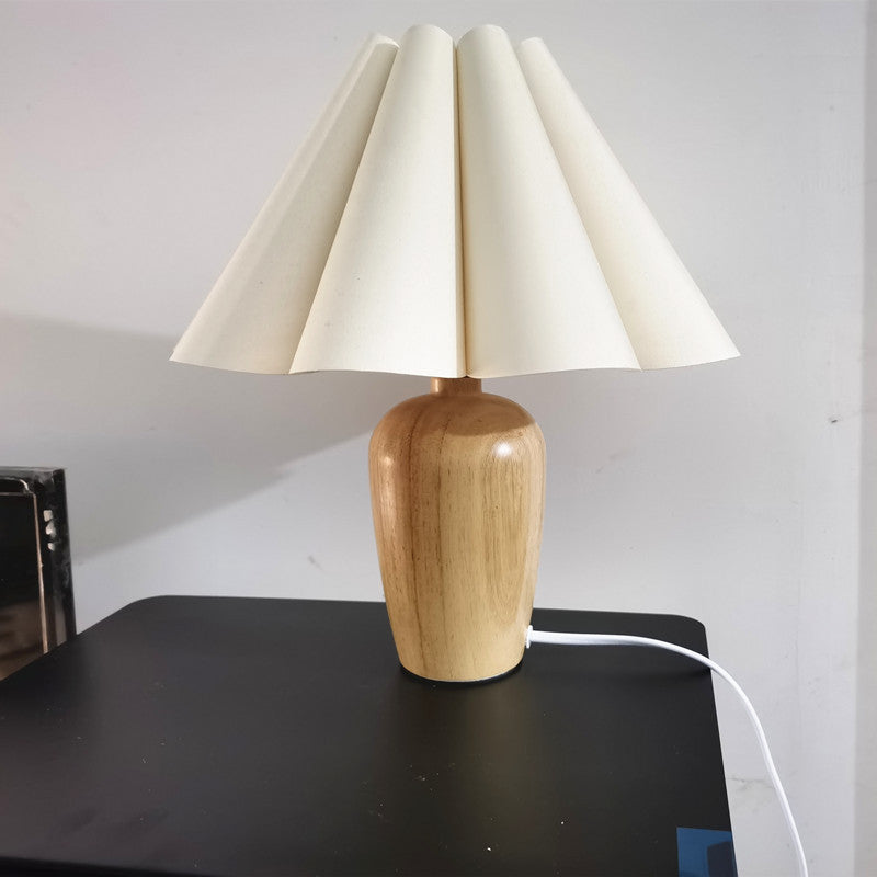 Contemporary Style Desk Lighting Fixture Creative Fabric Desk Lamp for Bedroom