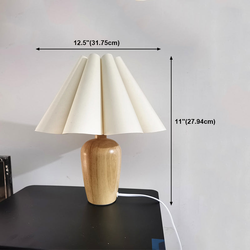 Contemporary Style Desk Lighting Fixture Creative Fabric Desk Lamp for Bedroom