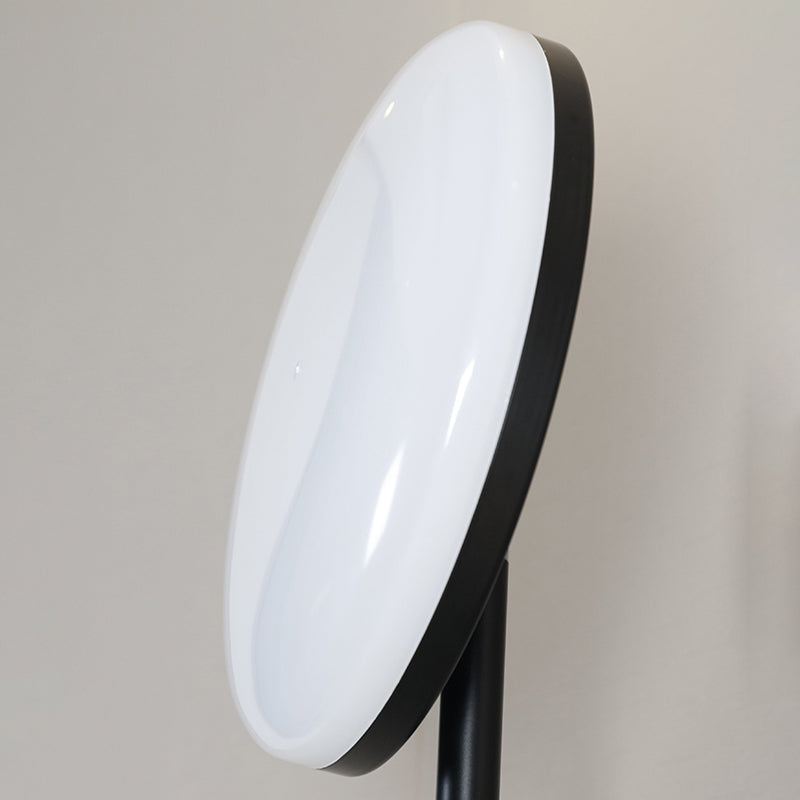 Moderno semplice lampada in alluminio a forma di lampada a forma di pavimento con tonalità acrilica per camera da letto