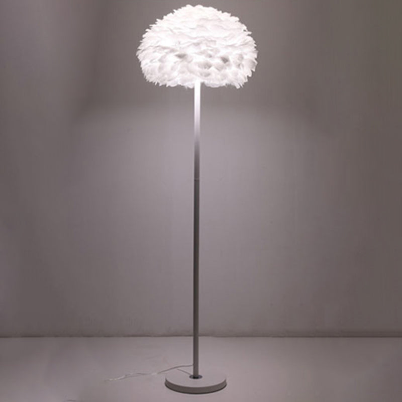 Round Floor Standing Lamp Modern Style Floor Light with Feather Shade